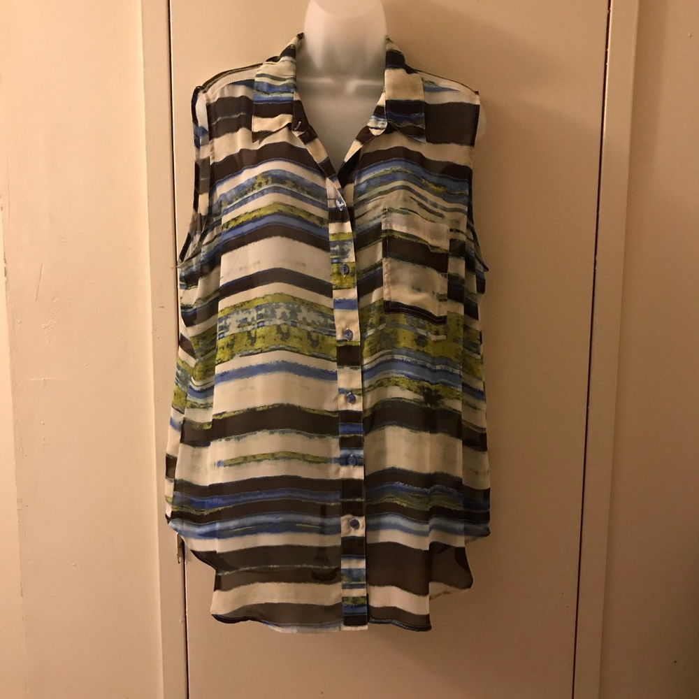 💯 polyester sleeveless button down blouse 👚